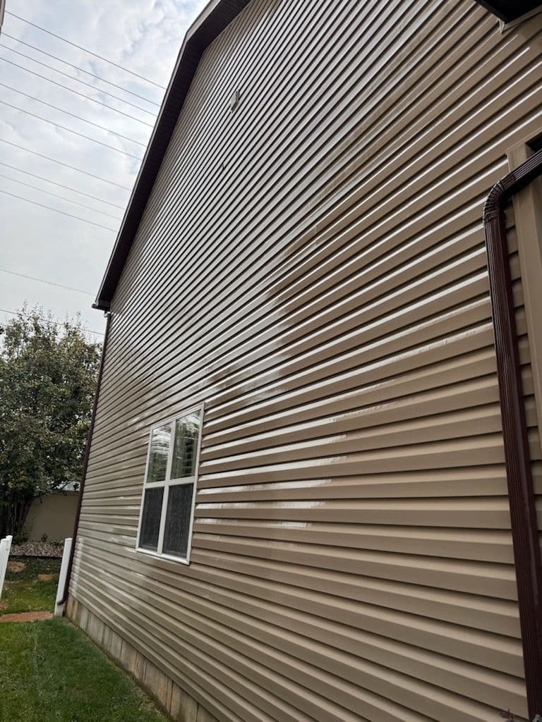Gallery photos for House Washing Refresh That Makes Siding Shine: Image #1