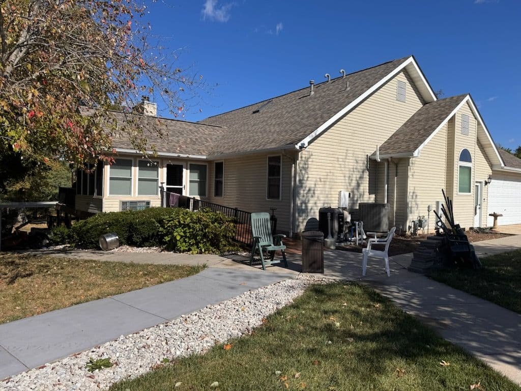 Project House and Driveway Cleaning with Pressure Washing in Wentzville image