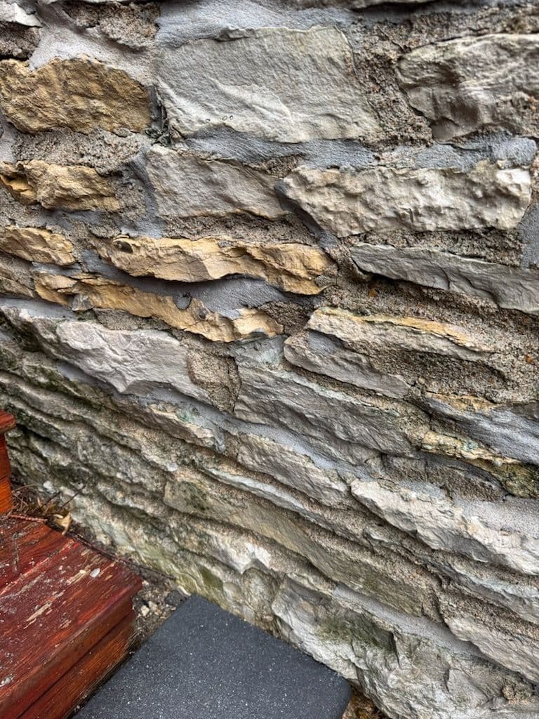 Gallery photos for Expert Flagstone Retaining Wall Restoration: Image #1